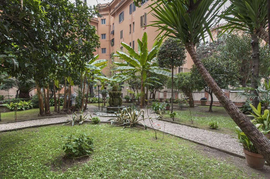 Vatican White Domus Roma Exterior foto
